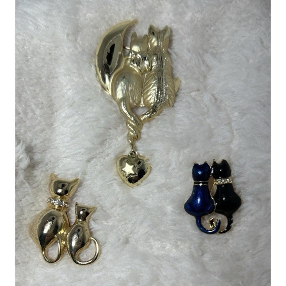 LOVE CATS LOT- AJC Vintage Gold Tone Cats Moon & Dangle heart + Two more!